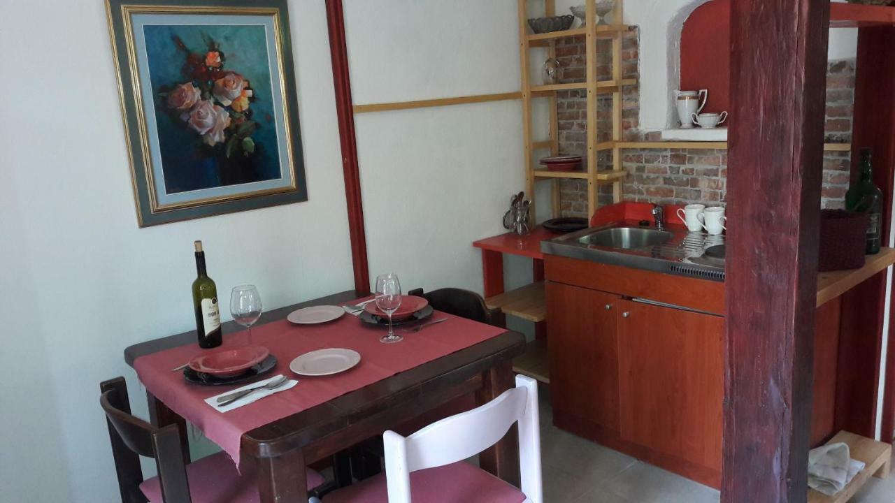 Apartments Picasso Комижа Экстерьер фото